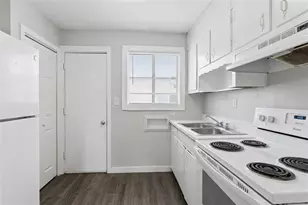 696 Hill St, Forest Park, GA 30297 - Photo 4