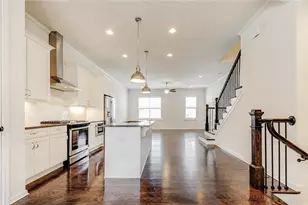 16 Lochurst Ln, Roswell, GA 30076 - Photo 1