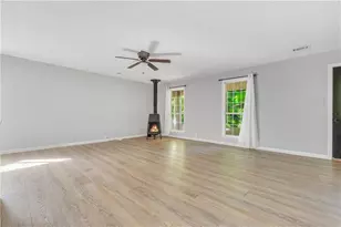 376 Doe Ln, Mansfield, GA 30055 - Photo 8