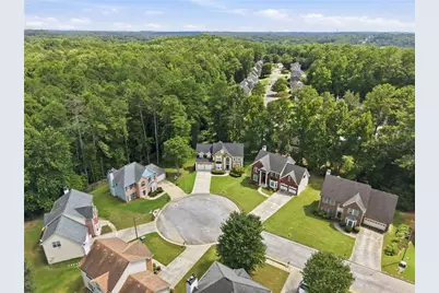 6870 Harbor Town Way, Stone Mountain, GA 30087 - Photo 8