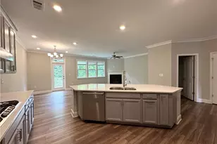 1468 Edgebrook Ct NE, Atlanta, GA 30329 - Photo 10