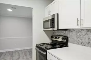 100 Pinhurst Dr, Atlanta, GA 30339 - Photo 2