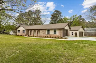 2526 Hamill Dr, Buford, GA 30519 - Photo 4
