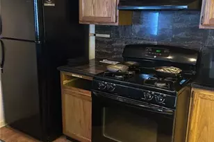 4262 Parkview Ct, Stone Mountain, GA 30083 - Photo 8