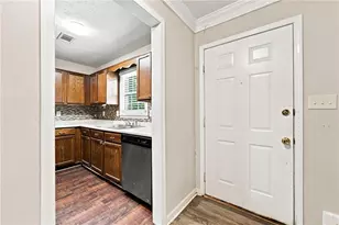 135 Sterling Ct, Alpharetta, GA 30004 - Photo 8