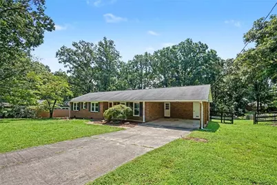 2936 Pauls Way, Marietta, GA 30062 - Photo 2