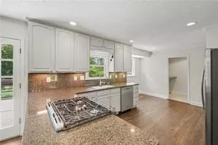 2936 Pauls Way, Marietta, GA 30062 - Photo 6