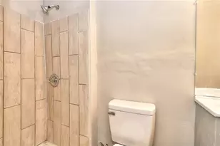1080 Valley View Rd SE, Atlanta, GA 30315 - Photo 8