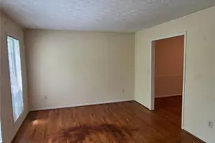 2704 Phillips Dr SW, Marietta, GA 30064 - Photo 4