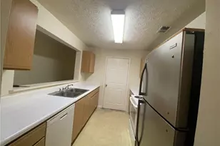 8204 Par Four Way, Lithonia, GA 30038 - Photo 4
