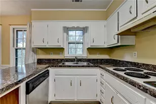 567 Planters Row SW, Lilburn, GA 30047 - Photo 28