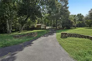 1025 Greenwood Acres Dr, Cumming, GA 30040 - Photo 2