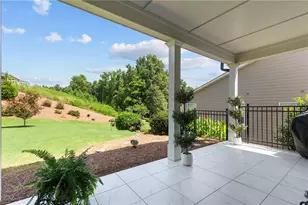215 Silver Ct, Hoschton, GA 30548 - Photo 4