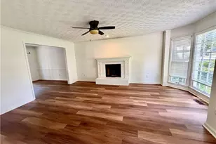 926 W Mill Trce NW, Kennesaw, GA 30152 - Photo 6