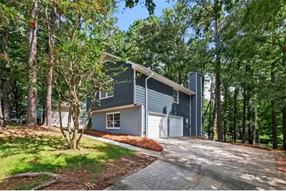 1915 Lisa Lane, Riverdale, GA 30296 - Photo 4