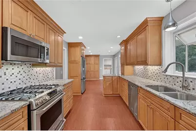 4682 Stonehenge Drive, Dunwoody, GA 30360 - Photo 12