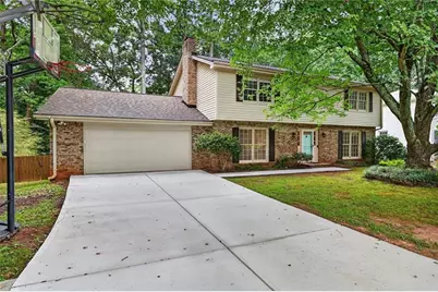 4682 Stonehenge Drive, Dunwoody, GA 30360 - Photo 2