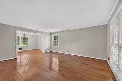 4682 Stonehenge Drive, Dunwoody, GA 30360 - Photo 4