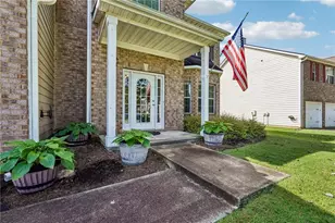 4830 Hopewell Manor Dr, Cumming, GA 30028 - Photo 4