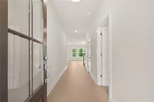 8315 Creekside Overlook Dr, Gainesville, GA 30506 - Photo 2