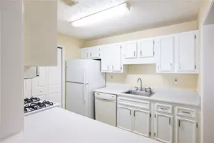 910 Augusta Dr SE, Marietta, GA 30067 - Photo 12