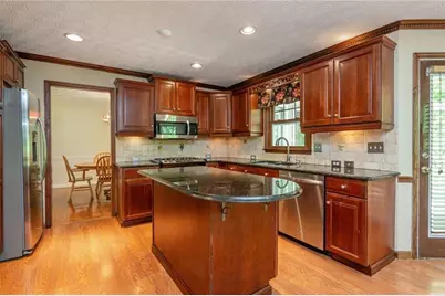 1429 Shadowrock Ct, Marietta, GA 30062 - Photo 8