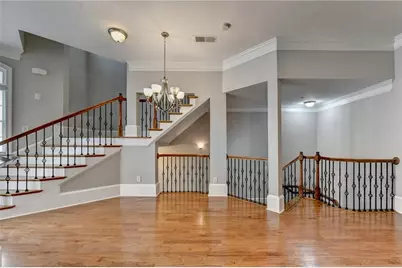 813 Clifton Heights Lane NE, Atlanta, GA 30329 - Photo 8
