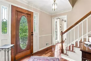 9173 Eves Cir, Roswell, GA 30076 - Photo 2