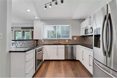 1452 Briaroaks Trail NE, Atlanta, GA 30329 - Photo 10