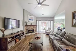 728 Austin Creek Dr, Buford, GA 30518 - Photo 2