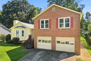 440 Hunters Cove Ct, Lawrenceville, GA 30044 - Photo 2
