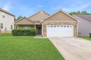 540 Highland Pointe Dr, Alto, GA 30510 - Photo 2