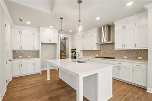 555 Pearl St, Cumming, GA 30040 - Photo 4
