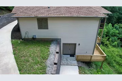271 Highlands Dr, Clarkesville, GA 30523 - Photo 4