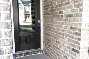 401 Lanier Cir, Woodstock, GA 30189 - Photo 2