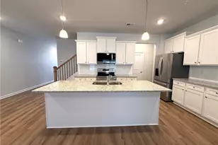 401 Lanier Cir, Woodstock, GA 30189 - Photo 6