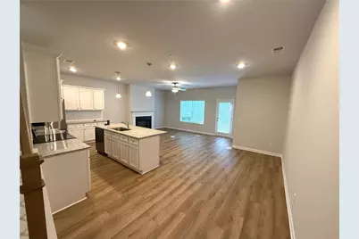 401 Lanier Circle, Woodstock, GA 30189 - Photo 4