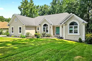 1745 Peachcrest Dr, Lawrenceville, GA 30043 - Photo 4