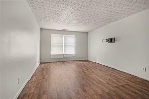 2202 Fairington Village Dr, Lithonia, GA 30038 - Photo 20
