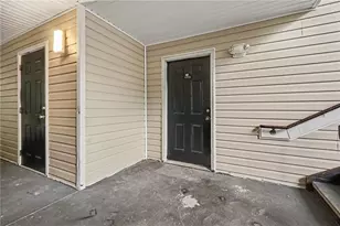 2202 Fairington Village Dr, Lithonia, GA 30038 - Photo 22