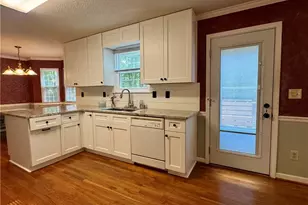 207 Williamsburg Cir, McDonough, GA 30253 - Photo 6
