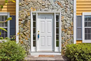 525 Abbotts Hill Ln, Johns Creek, GA 30097 - Photo 2