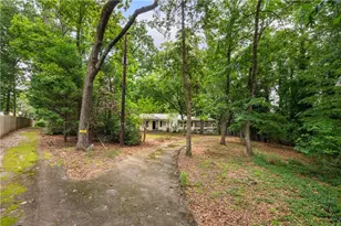 4715 Ridgeview Rd, Atlanta, GA 30338 - Photo 2