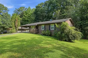 928 Magna Carta Dr NW, Atlanta, GA 30318 - Photo 2