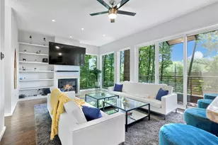 5724 Kayron Dr, Atlanta, GA 30328 - Photo 32