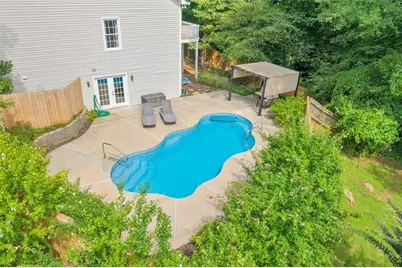 214 Kingsley Way, Woodstock, GA 30188 - Photo 2