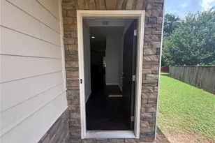 4050 Ironwood Dr, Atlanta, GA 30349 - Photo 2