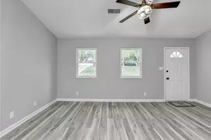 1018 Wayne Dr, Snellville, GA 30078 - Photo 8