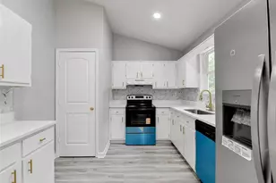 1018 Wayne Dr, Snellville, GA 30078 - Photo 12