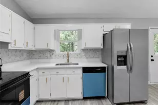 1018 Wayne Dr, Snellville, GA 30078 - Photo 14